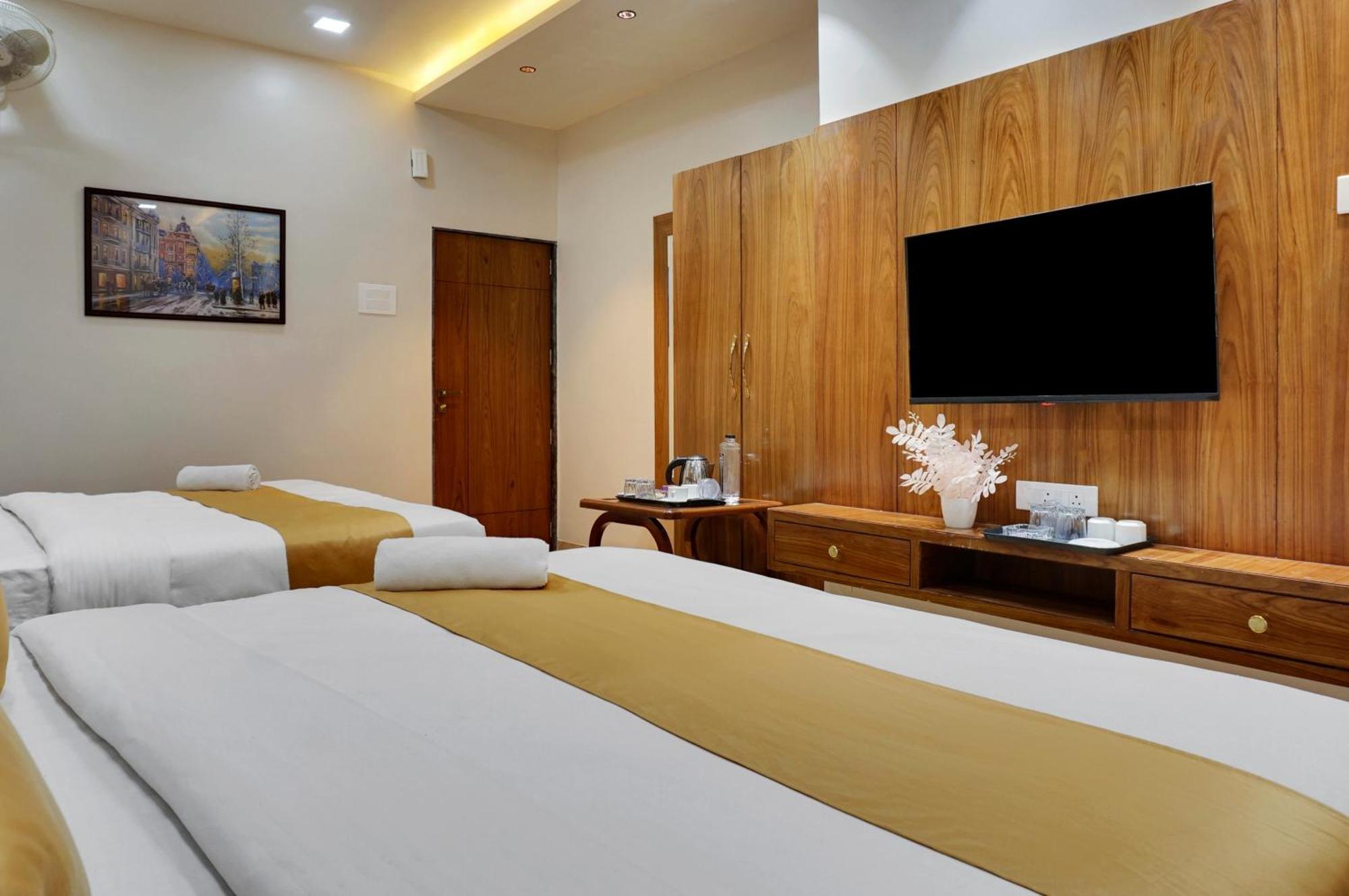 פונה Hotel Sayba Executive מראה חיצוני תמונה