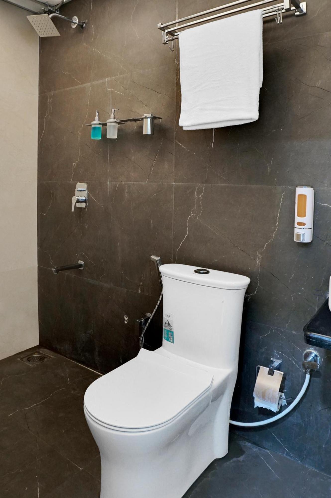 פונה Hotel Sayba Executive מראה חיצוני תמונה