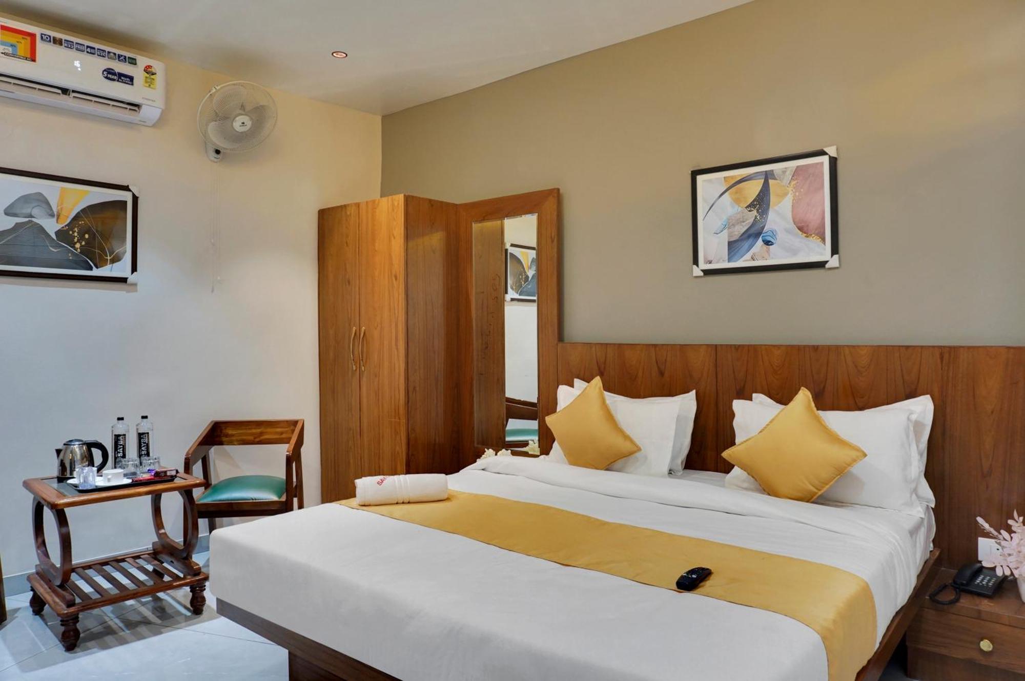פונה Hotel Sayba Executive מראה חיצוני תמונה