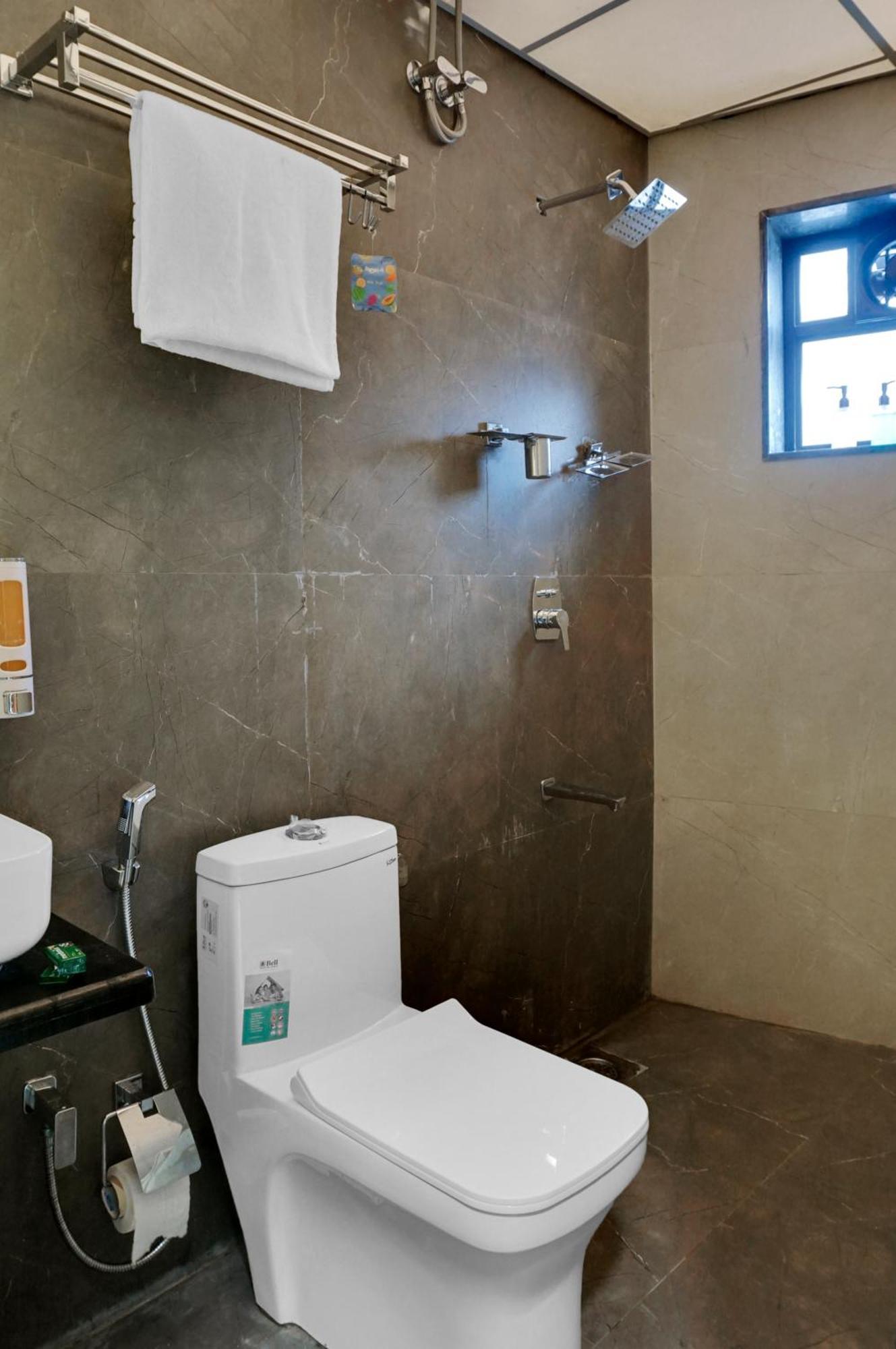 פונה Hotel Sayba Executive מראה חיצוני תמונה